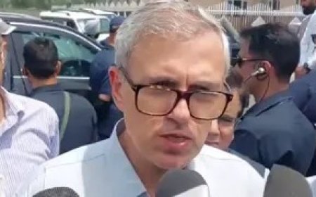 श्रीनगर हवाई अड्डे पर हज यात्रियों के सामान में देरी, CM उमर अब्दुल्ला ने केंद्रीय मंत्री से तत्काल हस्तक्षेप की मांग