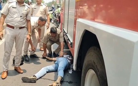 जमशेदपुर में दर्दनाक हादसा दमकल गाड़ी की चपेट में आए बाइक सवार की मौत, इलाज में देरी पर उठे सवाल