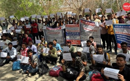 लखनऊ के ईको गार्डन में छात्रों का बड़ा प्रदर्शन, सुरक्षा व्यवस्था हाई अलर्ट पर; पुलिस, PAC और RAF की भारी तैनाती