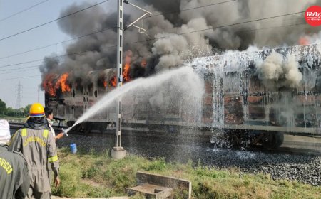 फिरोजाबाद में डेडिकेटेड फ्रेट कॉरिडोर पर मालगाड़ी में आग, कोई मौत नहीं