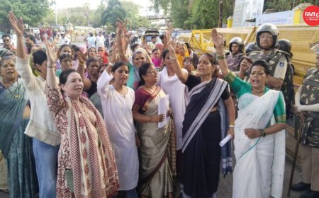 मध्य प्रदेश में महिला कांग्रेस का बड़ा विरोध प्रदर्शन, मीनाक्षी नटराजन के नामांकन विवाद पर सियासी घमासान तेज