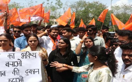 भोपाल में भाजपा सरकार के खिलाफ सड़कों पर उतरी एबीवीपी: एमएलबी गर्ल्स कॉलेज के पास शराब दुकान हटाने की मांग, 7 दिन का अल्टीमेटम