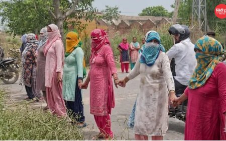 24 दिन से बिजली संकट पर फूटा ग्रामीणों का गुस्सा, रेवाड़ी-बावल रोड पर लगाया जाम; समाधान की मांग पर अड़े लोग