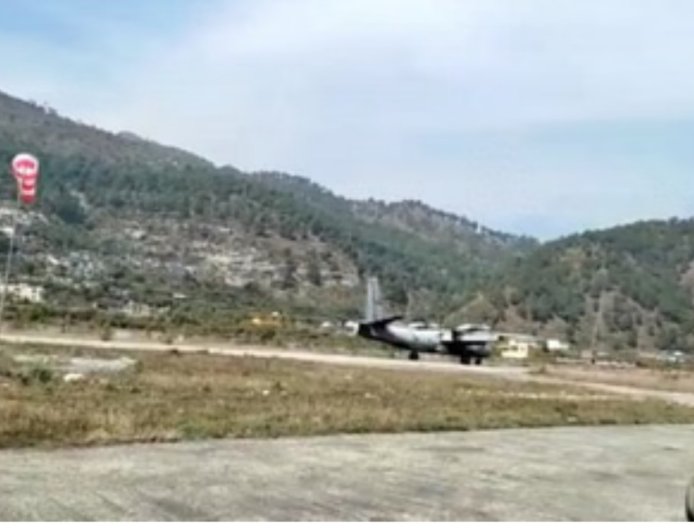 चीन सीमा के पास दिखी भारतीय वायुसेना की ताकत, चिन्यालीसौड़ एयरपोर्ट पर हरक्यूलिस विमान ने किया सफल अभ्यास