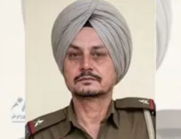 पट्टी कोर्ट परिसर के बाहर ASI ने खुद को मारी गोली, सुरक्षा ड्यूटी के दौरान मची अफरा-तफरी; कारणों की जांच में जुटी पुलिस