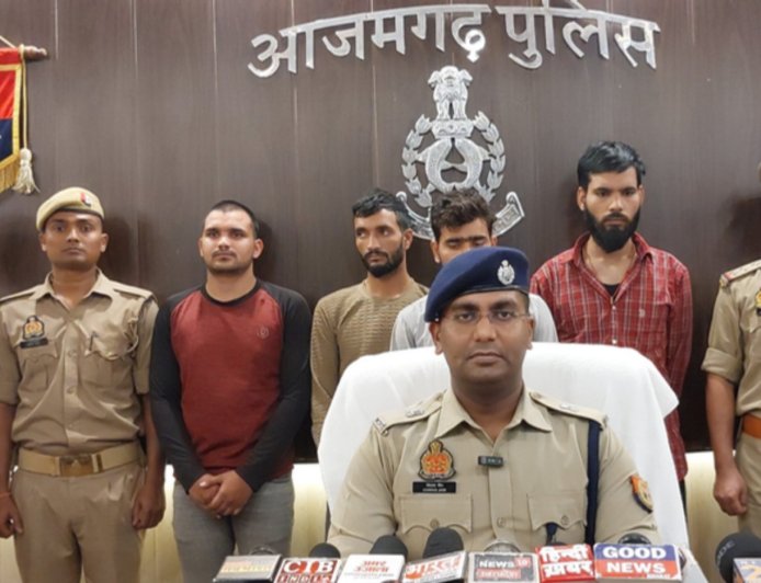 आज़मगढ़: देशव्यापी साइबर ठगी गिरोह का भंडाफोड़; बैंक के पूर्व कर्मचारी सहित 4 गिरफ्तार, करोड़ों की हेराफेरी का खुलासा