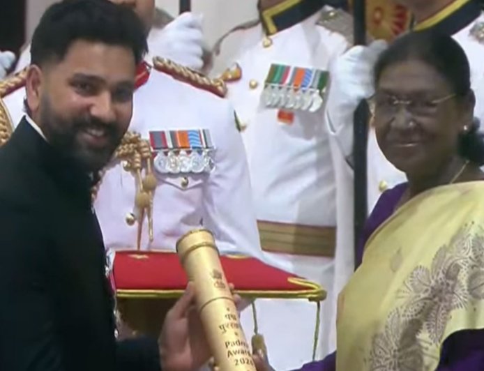 रोहित शर्मा को मिला पद्म श्री सम्मान, भारतीय क्रिकेट में योगदान का देश ने किया सम्मान
