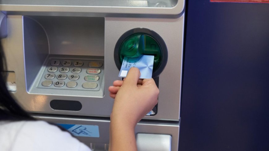 क्या खत्म हो जाएगा ATM का दौर, 2 साल में 44% घटा डेबिट कार्ड का इस्तेमाल