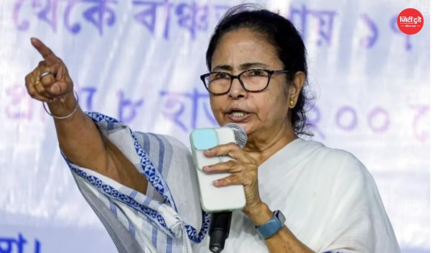 हावड़ा में TMC विधायक अरुणाभ सेन के घर के बाहर जोरदार विरोध, महिलाओं ने झाड़ू-जूते लेकर लगाए ‘चोर-चोर’ के नारे