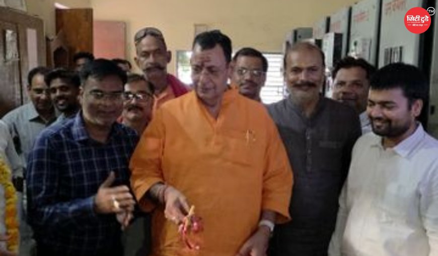 मिर्जापुर में जलनिकासी की समस्या पर विधायक रत्नाकर मिश्र का सख्त रुख, बोले- "जो गाली देगा, वह लात खाएगा"; बीडीओ को दिए तत्काल समाधान के निर्देश