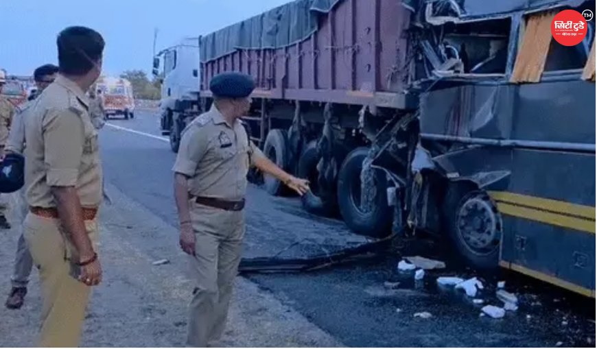 यमुना एक्सप्रेसवे पर भीषण सड़क हादसा: ट्रेलर में घुसी वॉल्वो बस, 4 की मौत, 27 घायल; शुरुआती जांच में कंडक्टर के बस चलाने की बात सामने आई