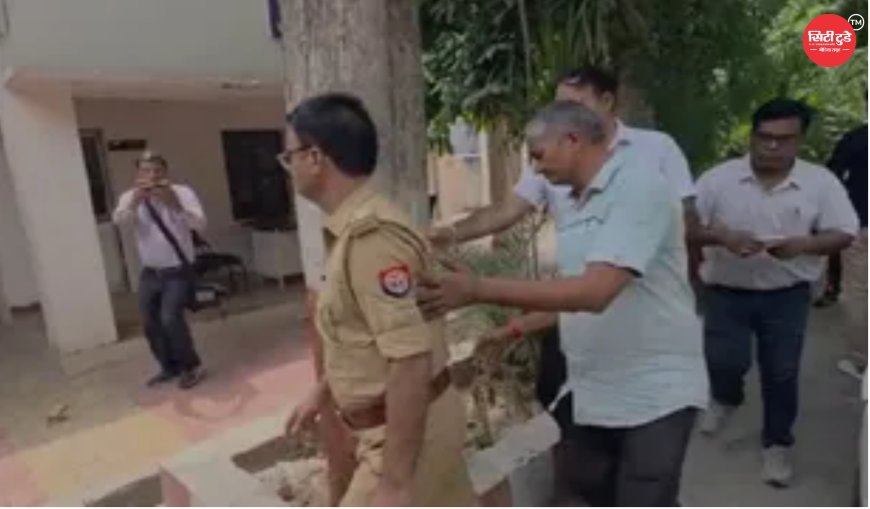 मेरठ में रिश्वत लेते दारोगा रंगेहाथ गिरफ्तार: केस से नाम हटाने के बदले मांगे थे ₹2 लाख, एंटी करप्शन टीम ने ₹30 हजार लेते ही दबोचा