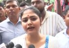 बारुईपुर में 12 वर्षीय बच्ची से कथित गैंगरेप और हत्या के बाद उबाल: पीड़ित परिवार से मिलने पहुंचीं बागी सांसद सायोनी घोष का विरोध, लगे 'गद्दार' और 'बेईमान' के नारे; तीन आरोपी गिरफ्तार