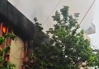 लखनऊ के जवाहर भवन में भीषण आग: चौथी मंजिल से उठीं लपटें, 2 किमी दूर तक दिखा धुएं का गुबार; 15 दमकल गाड़ियों ने संभाला मोर्चा