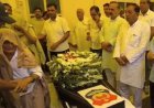 राजकीय सम्मान के साथ पंचतत्व में विलीन हुए त्रिपुरा DGP अनुराग धनखड़, बेटे ने दी मुखाग्नि; अंतिम विदाई में भावुक हुआ पूरा बागपत