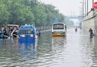 देशभर में बारिश का कहर: दिल्ली में मेट्रो स्टेशन तक भरे पानी से, गुजरात में टाटा प्लांट प्रभावित; उत्तराखंड में चारधाम यात्रा रोकी गई