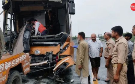 आगरा-लखनऊ एक्सप्रेसवे पर भीषण सड़क हादसा: तेज रफ्तार बस ट्रक से टकराई, चालक समेत आठ यात्री घायल; आधे घंटे चला रेस्क्यू ऑपरेशन