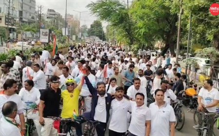 इंदौर से भोपाल तक कांग्रेस की साइक्लोथॉन: पेपर लीक और बेरोजगारी के खिलाफ सड़क पर उतरे जीतू पटवारी, बोले- 'मगरमच्छ की मोटी चमड़ी वाली है मोदी सरकार'