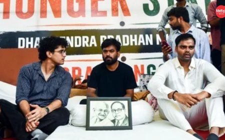 सोनम वांगचुक को जंतर-मंतर से हटाकर सफदरजंग अस्पताल में भर्ती कराया गया, डॉक्टर चारु ने दी स्वास्थ्य अपडेट; अभिजीत दीपके ने शुरू किया अनशन