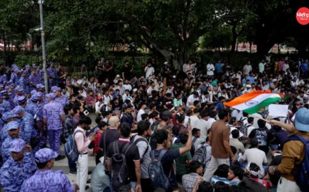 जंतर-मंतर पर संसद मार्च के दौरान बवाल: प्रदर्शनकारियों पर लाठीचार्ज के दावे, बैरिकेडिंग तोड़ संसद मार्ग की ओर बढ़ी भीड़; पुलिस ने हिंसा से किया इनकार