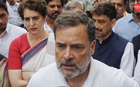 NEET पेपर लीक विवाद: PM आवास के पास राहुल गांधी, प्रियंका गांधी और खड़गे का धरना, पुलिस ने कांग्रेस सांसदों को हिरासत में लिया; शिक्षा मंत्री के इस्तीफे की मांग तेज