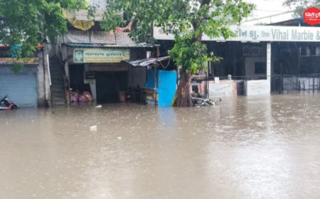 देशभर में मानसून का कहर: सामान्य से 170-180% अधिक बारिश, गुजरात-महाराष्ट्र में बाढ़, कई राज्यों में रेड अलर्ट
