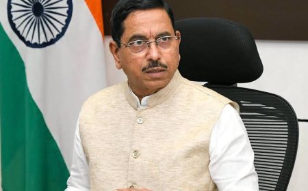 धर्मेंद्र प्रधान के इस्तीफे के बाद प्रह्लाद जोशी को शिक्षा मंत्रालय की कमान, NEET आंदोलन खत्म होने के बाद बड़ा बदलाव
