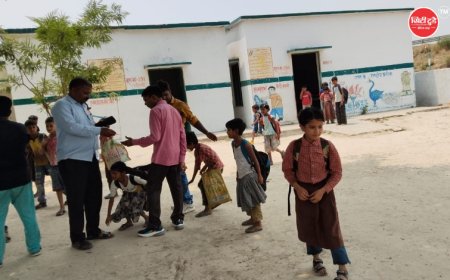UP में प्राथमिक स्कूल बंद नहीं होंगे, कम नामांकन वाले विद्यालयों का होगा विलय: सरकार