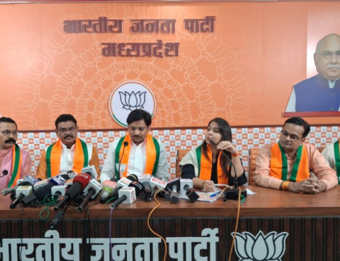 दतिया उपचुनाव से पहले सियासी घमासान तेज, BJP ने जीतू पटवारी के कथित बयानों को लेकर चुनाव आयोग से की कार्रवाई की मांग
