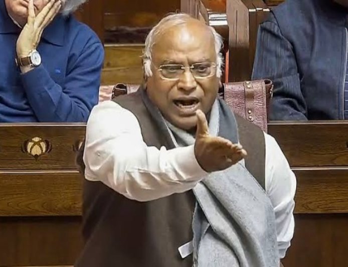 खड़गे का सरकार पर हमला: ‘12 साल में सवा लाख छात्रों ने सुसाइड किया’, पेपर लीक बिल को बताया अधूरा; बोले- सिर्फ सजा बढ़ाने से नहीं रुकेगा पेपर लीक