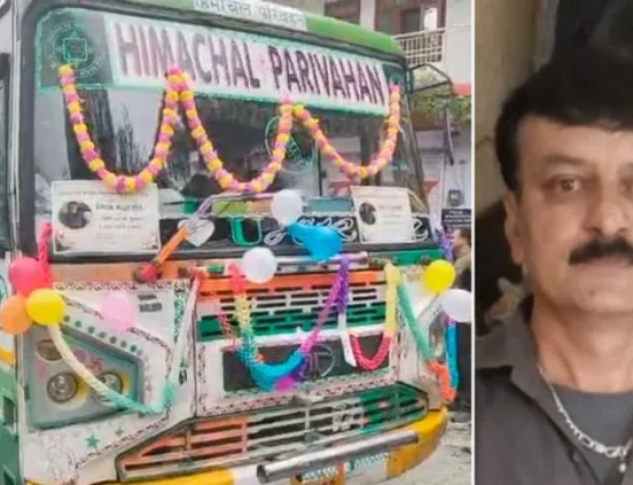 HRTC कंडक्टर सुरेंद्र ठाकुर का निधन: जिस बस से यात्रियों को पहुंचाया मंजिल तक, उसी में हुई अंतिम विदाई, राजगढ़ में भावुक हुआ पूरा स्टाफ