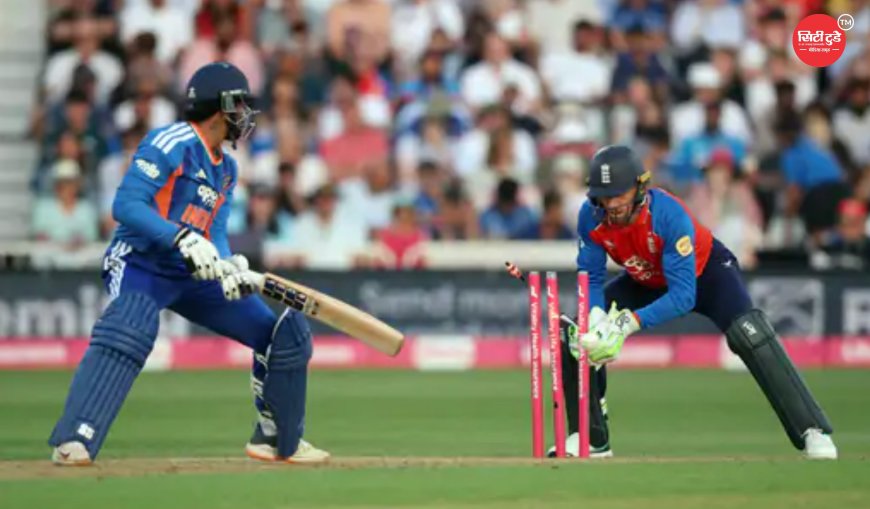 IND vs ENG: इंग्लैंड ने भारत को 125 रन से रौंदा, टी-20 इतिहास की सबसे बड़ी हार; 76 रन पर सिमटी टीम इंडिया, वैभव सूर्यवंशी फिर फ्लॉप, धोनी भी स्टेडियम में रहे मौजूद