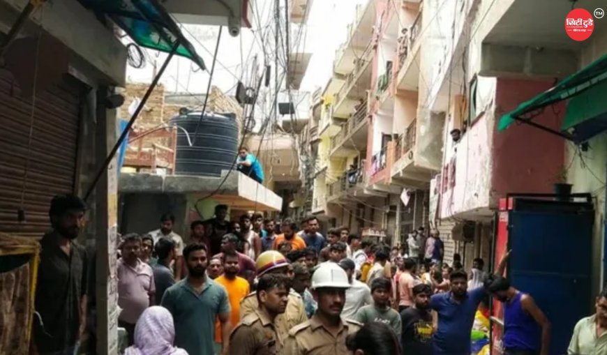 नोएडा मामूरा अग्निकांड: पांच मंजिला इमारत में भीषण आग से मची अफरा-तफरी, 2 लोगों की मौत; 100 से ज्यादा लोगों का रेस्क्यू, इलेक्ट्रिक बाइक से आग लगने की आशंका