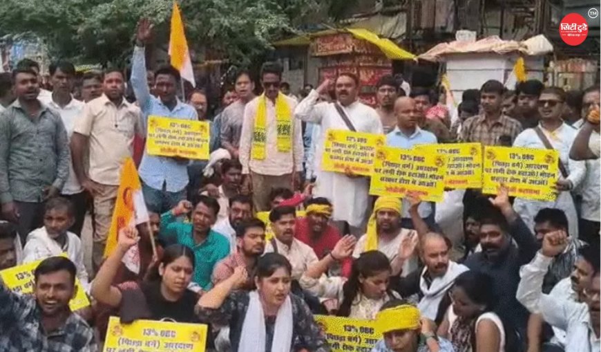 उज्जैन जमीन खरीदी मामले पर MP विधानसभा में जमकर हंगामा: CM, शिवराज और कृषि मंत्री के मुखौटे पहनकर पहुंचे कांग्रेस विधायक; किसानों के मुद्दे पर सरकार को घेरा