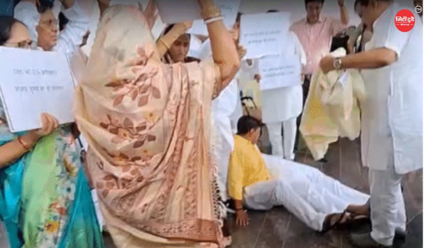 MP विधानसभा मानसून सत्र: कांग्रेस का सांकेतिक प्रदर्शन, UCC पर तीखी बहस के बीच छात्रों, किसानों और रोजगार के मुद्दों पर सरकार को घेरा