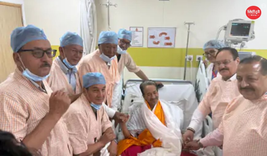 NEET पेपर लीक आंदोलन: 27 दिन बाद खत्म हुआ सोनम वांगचुक का अनशन, सरकार से तीन मांगों पर लिखित आश्वासन; धर्मेंद्र प्रधान के इस्तीफे तक जंतर-मंतर पर प्रदर्शन जारी