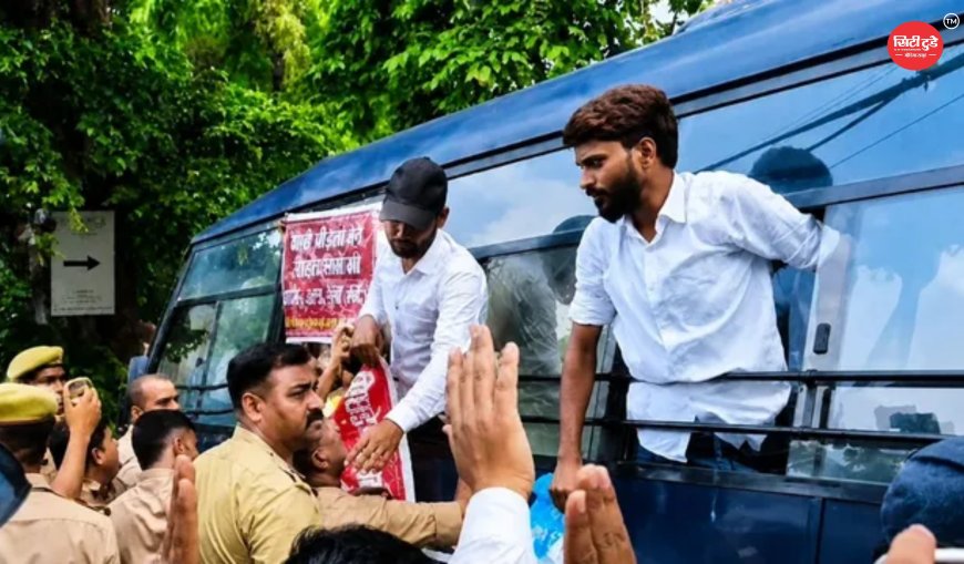69,000 शिक्षक भर्ती मामला: लखनऊ में अभ्यर्थियों ने मायावती के आवास का किया घेराव, नियुक्ति की मांग को लेकर प्रदर्शन तेज
