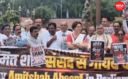 संसद के बाहर राम मंदिर चढ़ावा चोरी मामले पर विपक्ष का प्रदर्शन, लोकसभा-राज्यसभा में हंगामा; सरकार ने आरोपों को बताया राजनीति