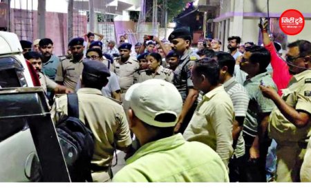 खगड़िया में फर्जी IAS गिरफ्तार, खुद को बताता था NSA अजीत डोभाल का अंडरकवर एजेंट; घर से महंगी गाड़ियां बरामद