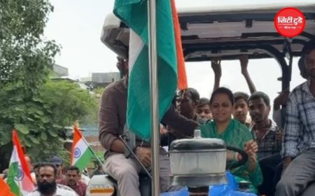 गुना में तिरंगा यात्रा के दौरान दिखी अलग तस्वीर, चाचौड़ा विधायक ट्रैक्टर से निकलीं; नेता-अधिकारी बिना हेलमेट बाइक चलाते नजर आए