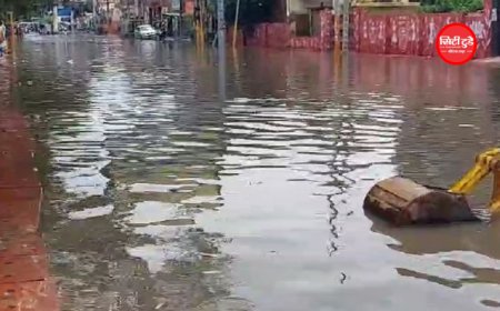 यूपी में बारिश बनी आफत: मथुरा में अंडरपास डूबे, कारें आधी पानी में फंसीं; ललितपुर में बाइक समेत बहा युवक