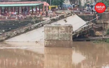 चित्रकूट में बाढ़ के बाद तबाही का मंजर, घर-दुकानों में भरी गाद; सफाई अभियान तेज