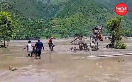 नेपाल में फिर बढ़ा बाढ़ का खतरा, भूस्खलन से चौलानी नदी का रास्ता बंद; निचले इलाकों में अलर्ट