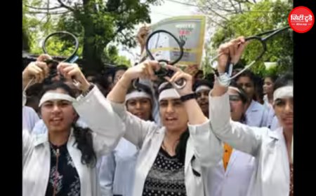 भोपाल सहित MP के सरकारी अस्पतालों में आज OPD बंद: इंटर्न डॉक्टरों का आंदोलन तेज, रातभर कमला पार्क की सड़क पर डटे; CM हाउस के रास्ते बंद