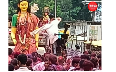 भिवापुर में निकली पारंपरिक मारबत शोभायात्रा, ‘इडा-पीडा रोगराई घेऊन जागे’ के नारों से गूंजा शहर
