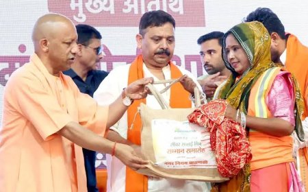 वाराणसी में योगी आदित्यनाथ का बड़ा ऐलान: सफाईकर्मियों को मिलेगा 16 हजार रुपए न्यूनतम मानदेय, माफिया की जमीन पर गरीबों के लिए बनेंगी बिल्डिंग