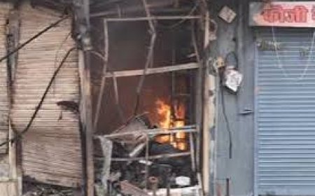 सागर में फ्रिज के कंप्रेसर में ब्लास्ट, मकान में लगी आग; खाना बना रही महिला ने बाहर भागकर बचाई जान