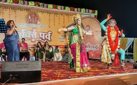 रायसेन में संजो बघेल के भजनों पर झूमे श्रद्धालु:दशहरा मैदान पर शक्ति पर्व का आयोजन, गायिका ने राम, हनुमान और मां दुर्गा के भजन सुनाए