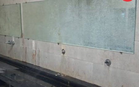 25.79 करोड़ की संदीपनि स्कूल बिल्डिंग डेढ़ साल में बदहाल, नल गायब और शौचालयों में गंदगी