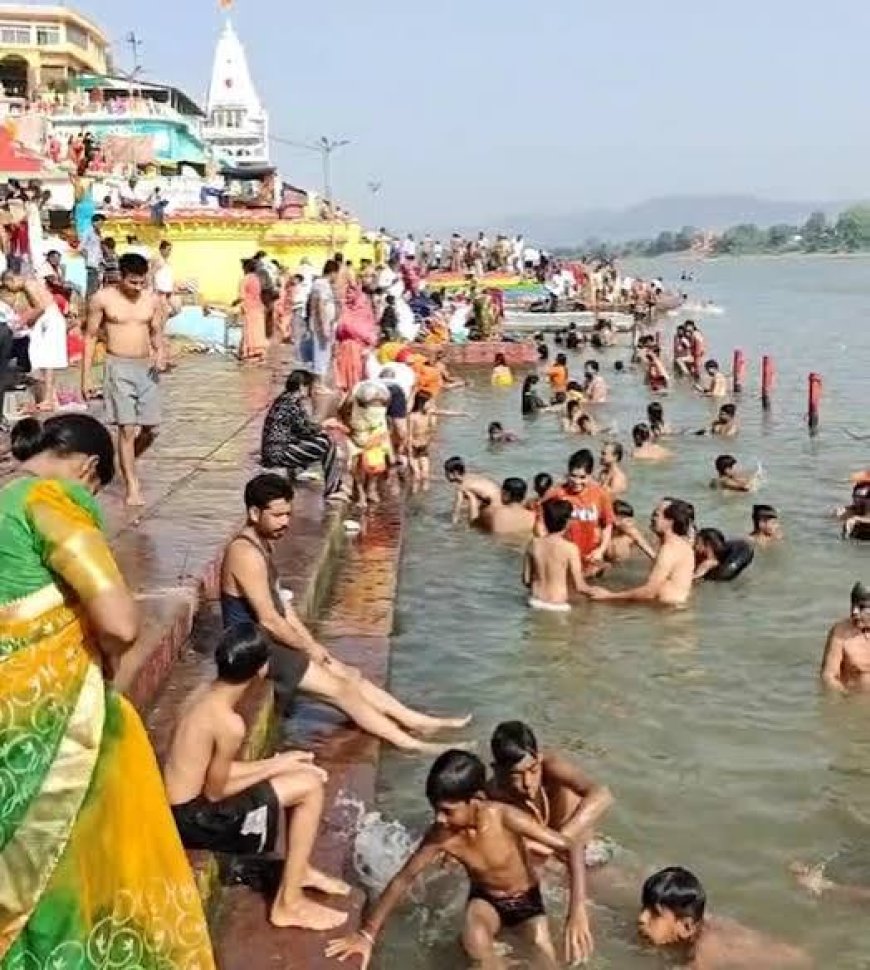 भूतड़ी अमावस्या पर सेठानी घाट में अव्यवस्था, सोते श्रद्धालुओं को चाटते रहे मवेशी; गधों के दौड़ने से मची अफरा-तफरी